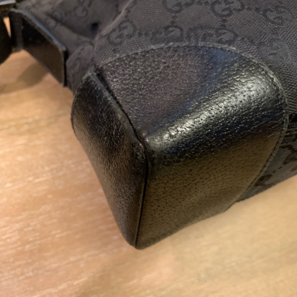 Gucci Black Monogram Messenger Bag - Picture 12 of 16